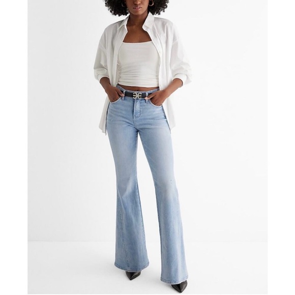 Express Mid Rise 70’s Flare Jeans Light Wash 8 Short - Picture 1 of 5